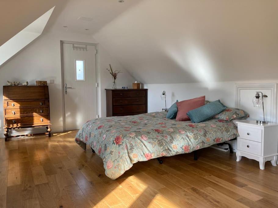 The Hideaway - Village Retreat With Woodland Views Smeeth Eksteriør bilde